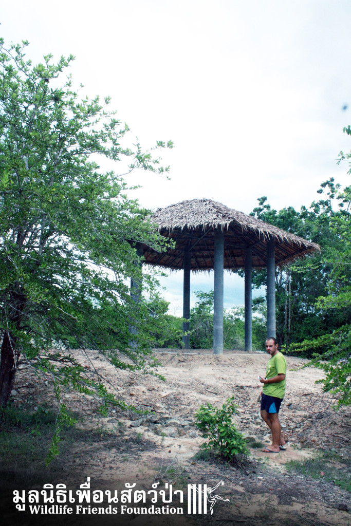 One of the two shelters against sun and rain...